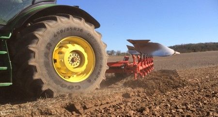 reversible mounted plough  on-land soil preparation